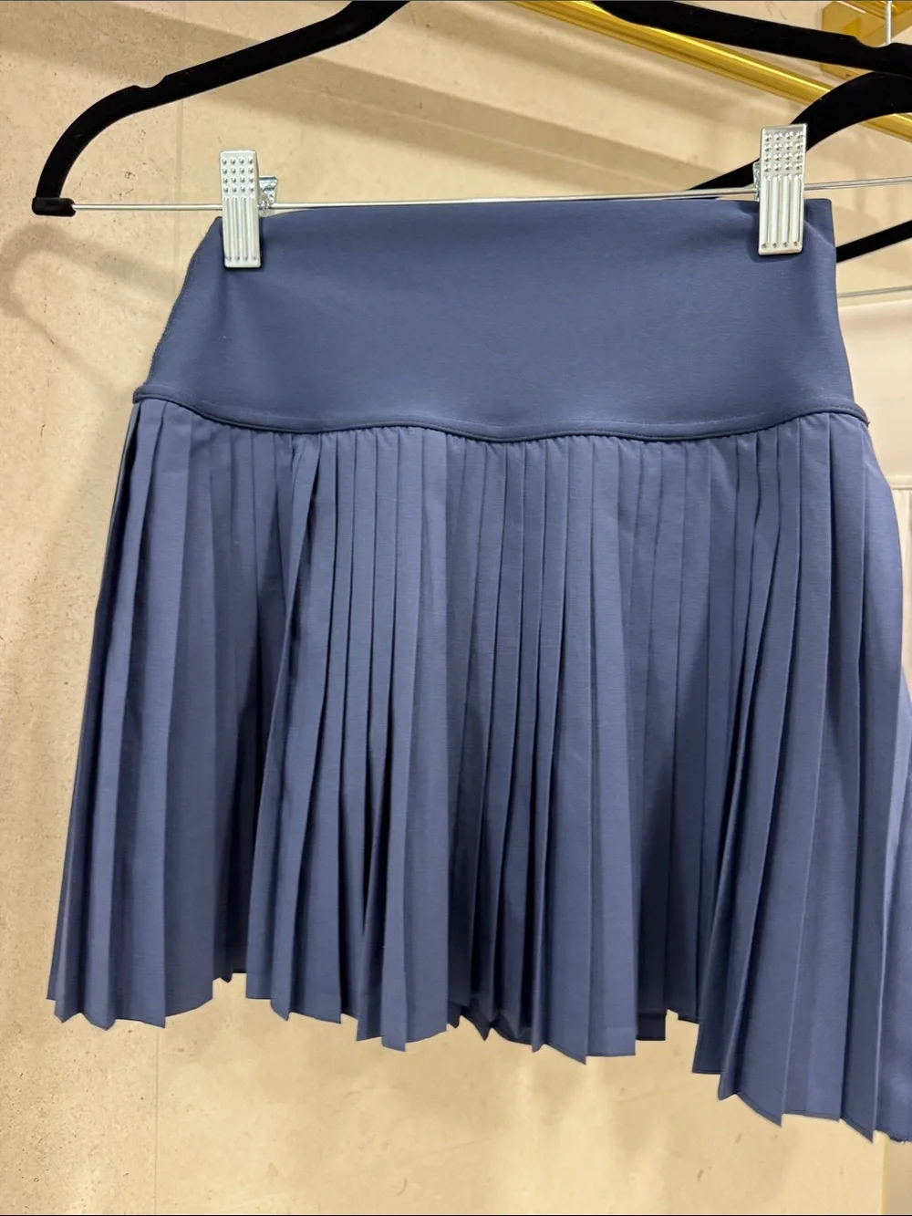 ALO Yoga Pleated High-Waist Mini - White, Navy & Black size Xs Price per skirt